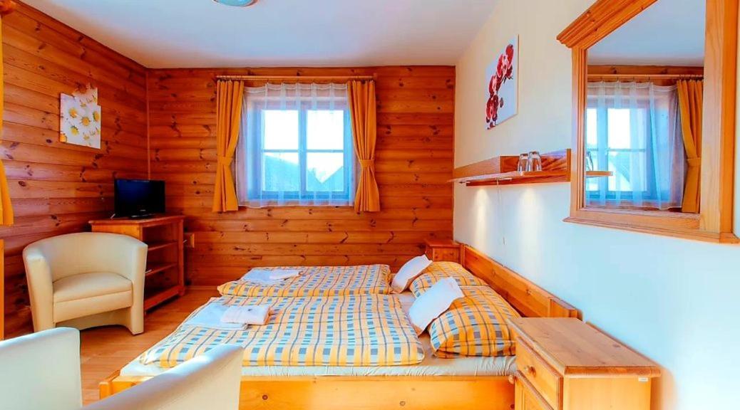 Penzion Una Liptovský Mikuláš Extérieur photo